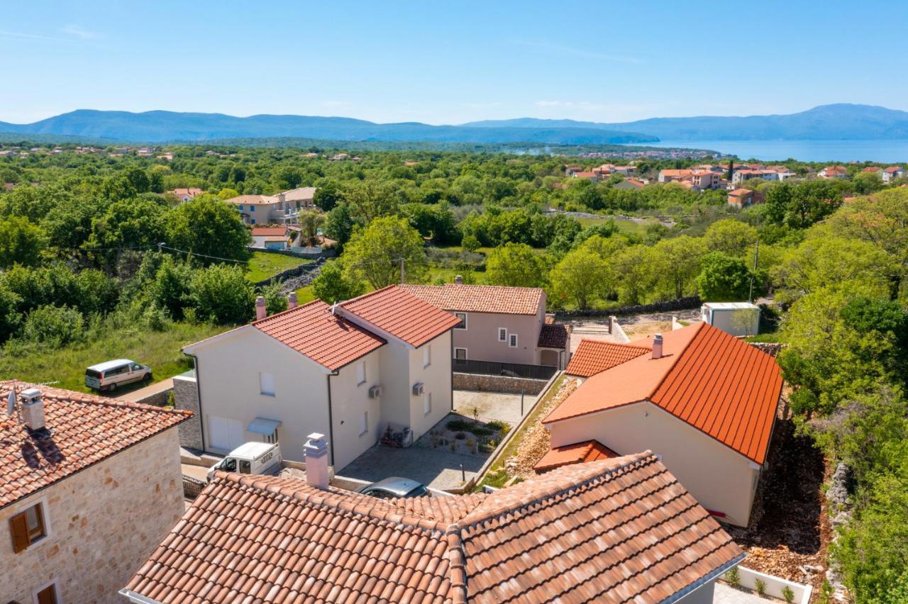 Villa Oasa Malinska Exterior photo